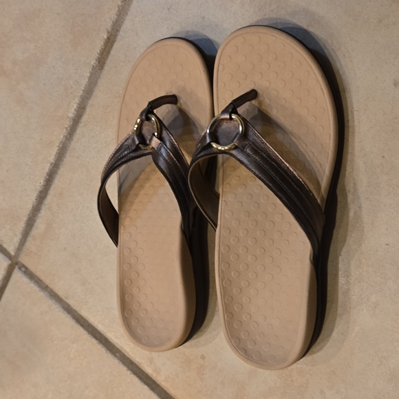 Vionic Aloe Metallic Brown Women's Thong Orthotic Sandals Size 10 - Picture 8 of 10